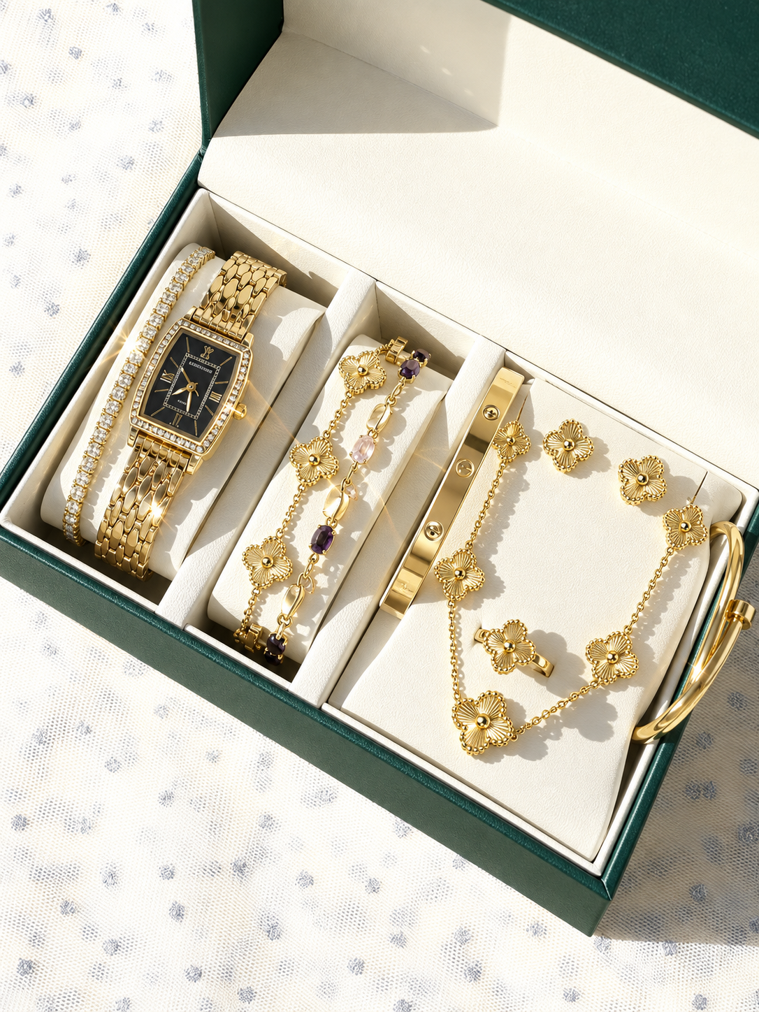 Coffret Trèfle Royal – Montre & Bijoux Dorés, 9 Pièces👑🍀